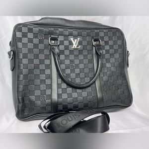 LV Messenger style bag, comes with adjustable strap, Black